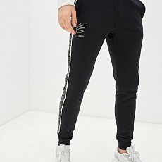 БРЮКИ UNDER ARMOUR CURRY FLEECE JOGGER SR 1366627-001