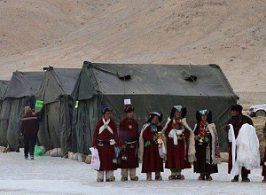 Хоккей на Гималаях.