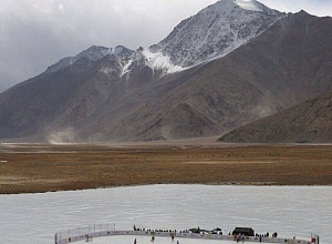 Хоккей на Гималаях.